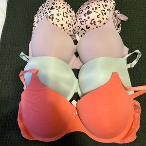 34 DD Victoria’s Secret bras